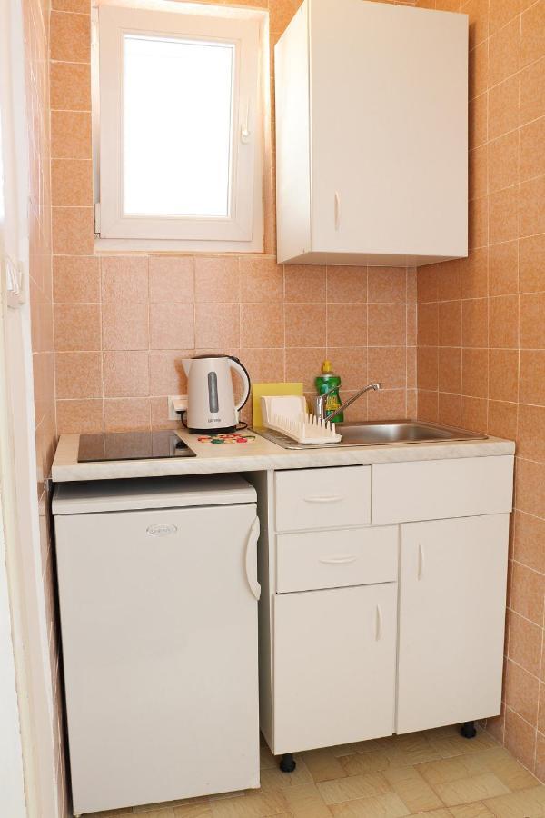 Apartment For One Person Kukljica Extérieur photo