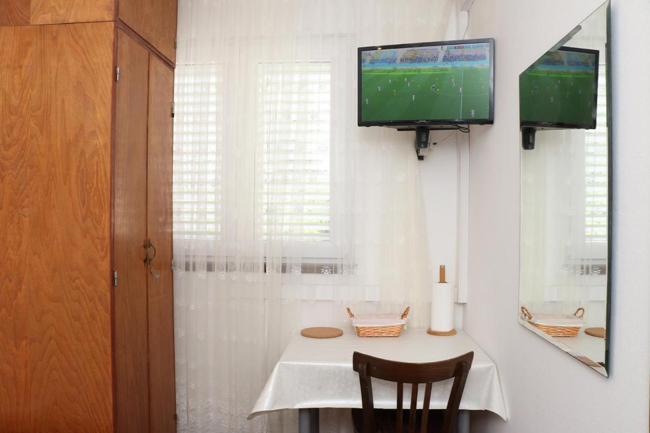 Apartment For One Person Kukljica Extérieur photo